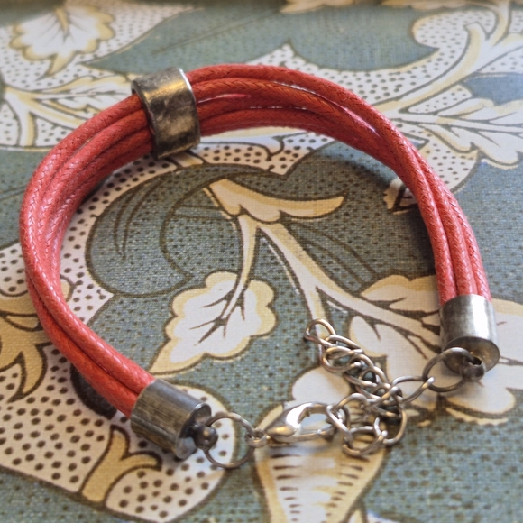 Pink Heart Charm Bracelet - Picture 3 of 4